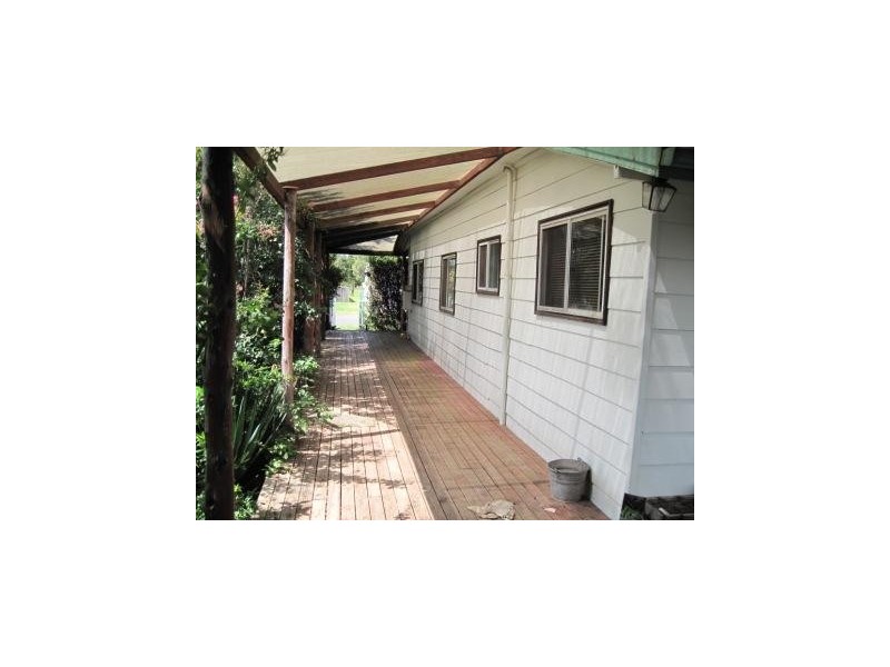 4 Racecourse Road, Cessnock NSW 2325