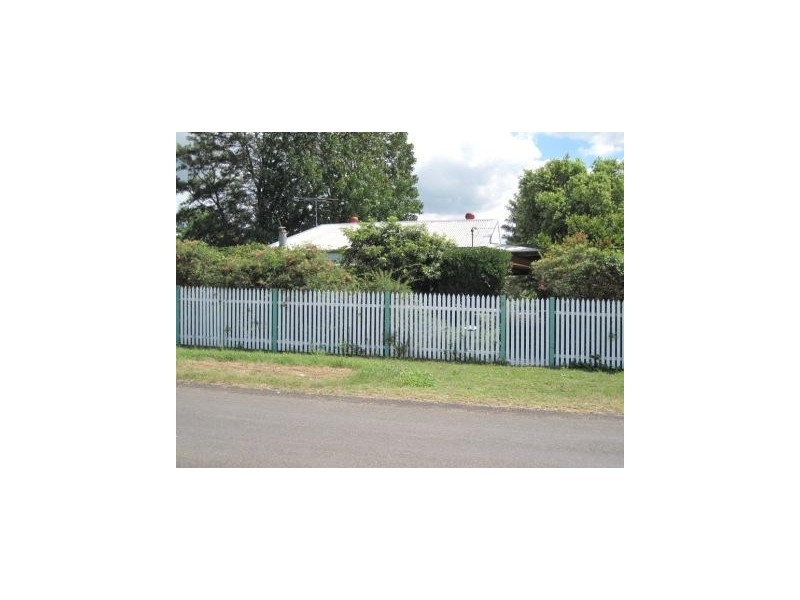 4 Racecourse Road, Cessnock NSW 2325