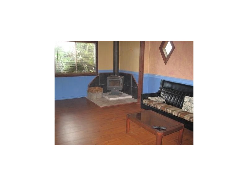 4 Racecourse Road, Cessnock NSW 2325