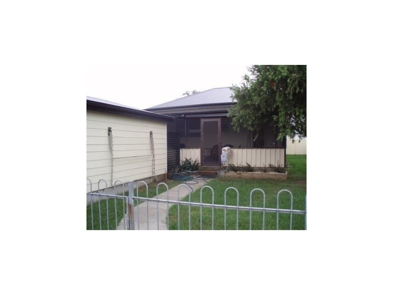 5 Mills Crescent, Cessnock NSW 2325
