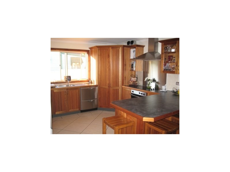 6 Elizabeth Street, Abermain NSW 2326