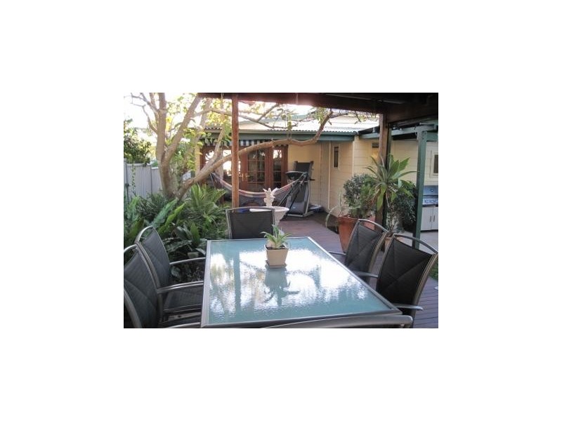 6 Elizabeth Street, Abermain NSW 2326