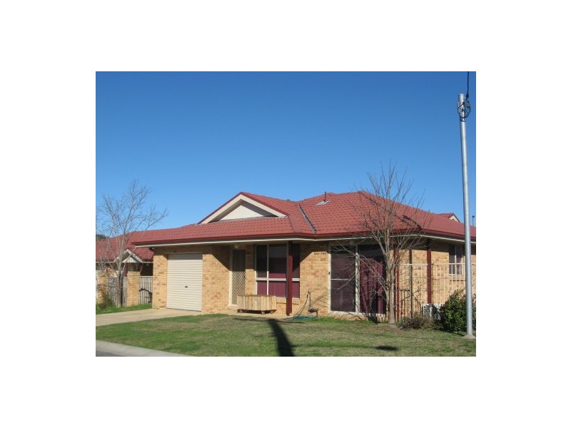 2/12 Chidgey Street, Cessnock NSW 2325