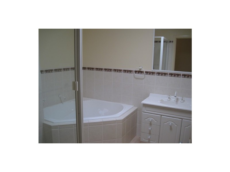 3/6 Sports Avenue, Cessnock NSW 2325