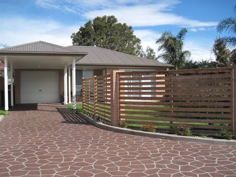 3/4 Desmond Street, Cessnock NSW 2325