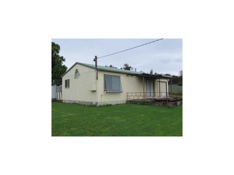 2 Stuart Street, Abernethy NSW 2325