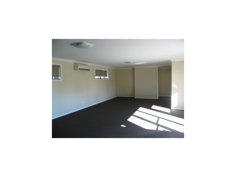 13 Robina Way, Cessnock NSW 2325