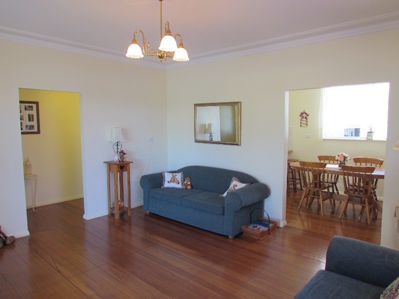 24 Mount View Road, Cessnock NSW 2325