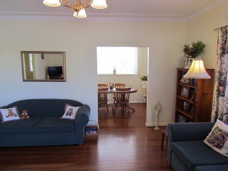 24 Mount View Road, Cessnock NSW 2325