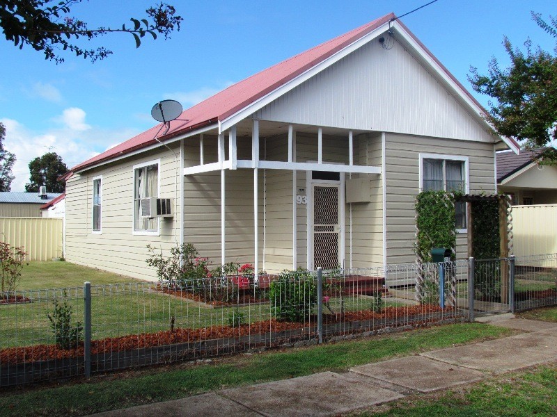 93 Wollombi Road, Cessnock West NSW 2325