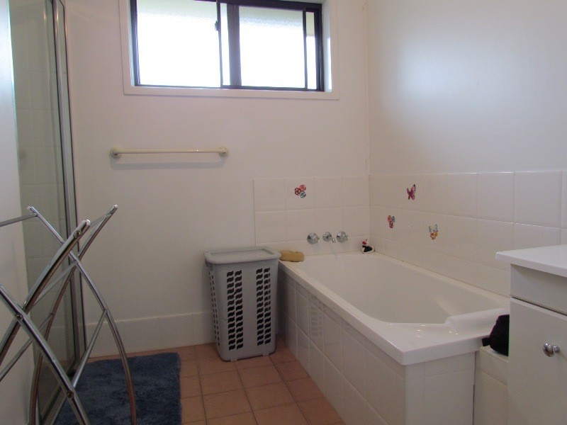 UNITS 1 & 2 ,1 Melton Avenue, Cessnock NSW 2325