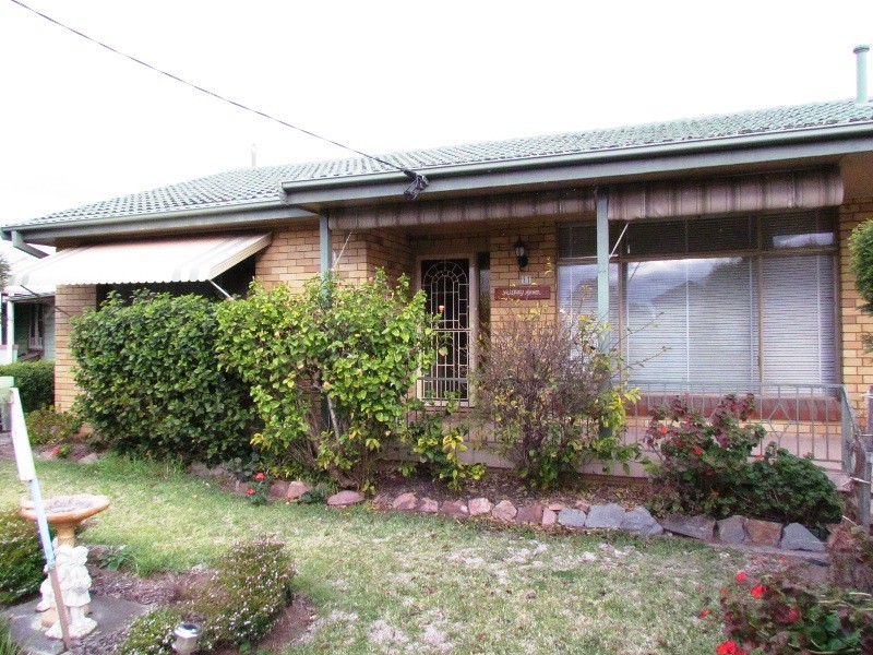 11 Moore Street, Cessnock NSW 2325