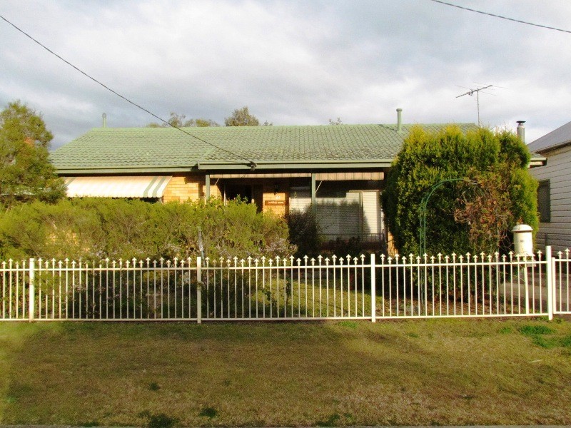 11 Moore Street, Cessnock NSW 2325