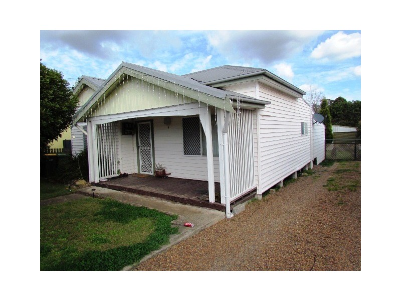 8 Michael Street, Cessnock NSW 2325