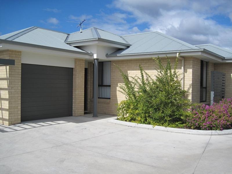 2/56A Anzac Avenue, Cessnock NSW 2325