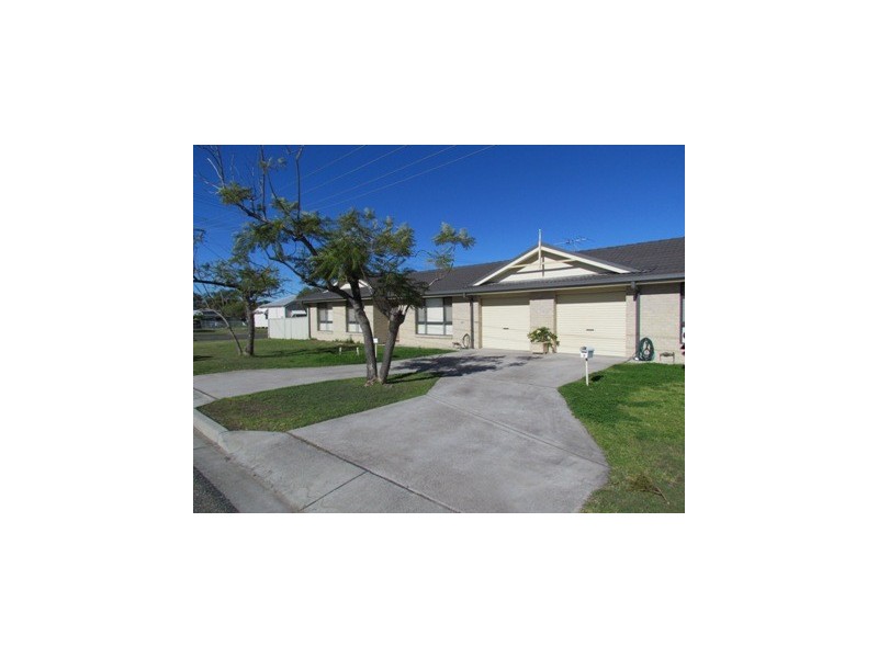 UNITS 1 & 2 ,1 Melton Avenue, Cessnock NSW 2325