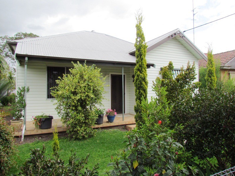 6 Barrett Avenue, Cessnock NSW 2325
