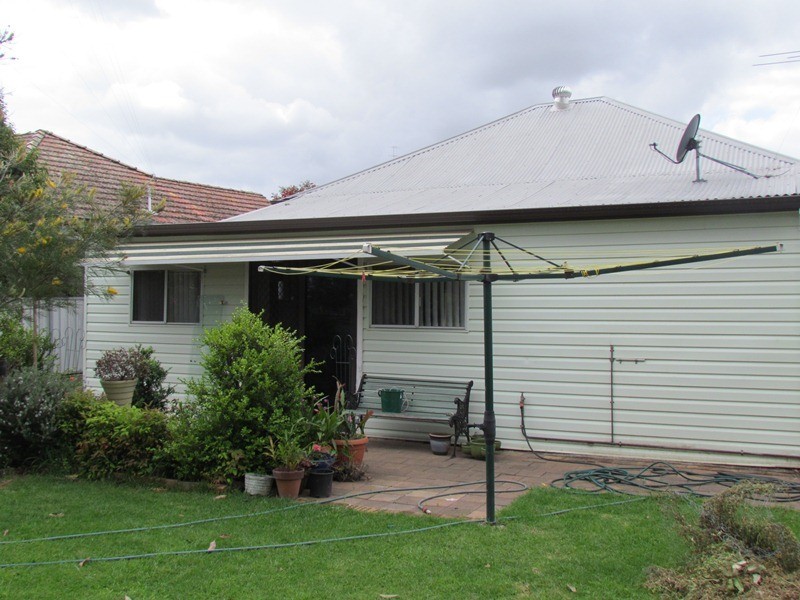 6 Barrett Avenue, Cessnock NSW 2325