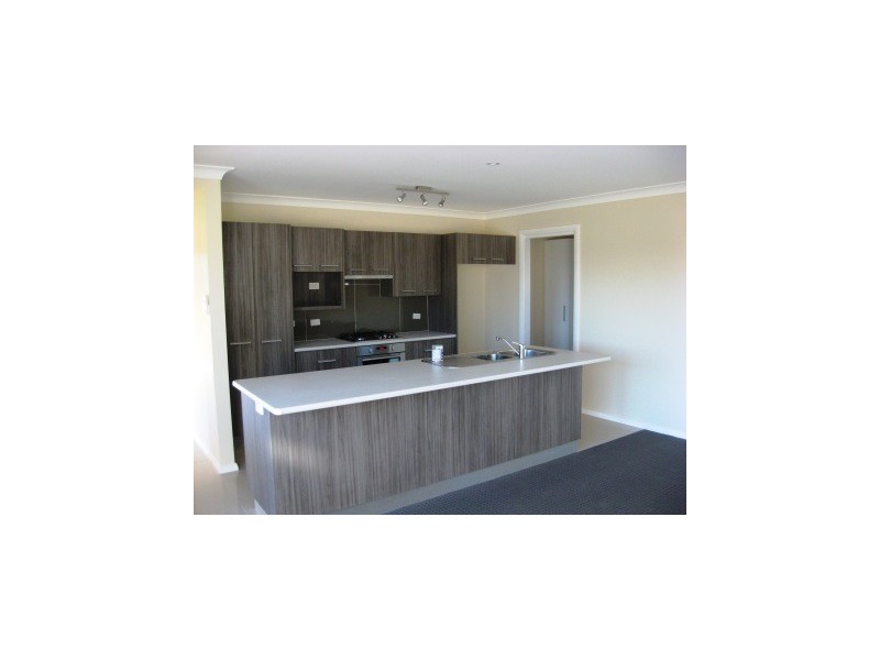 13 Robinia Way, Cessnock NSW 2325