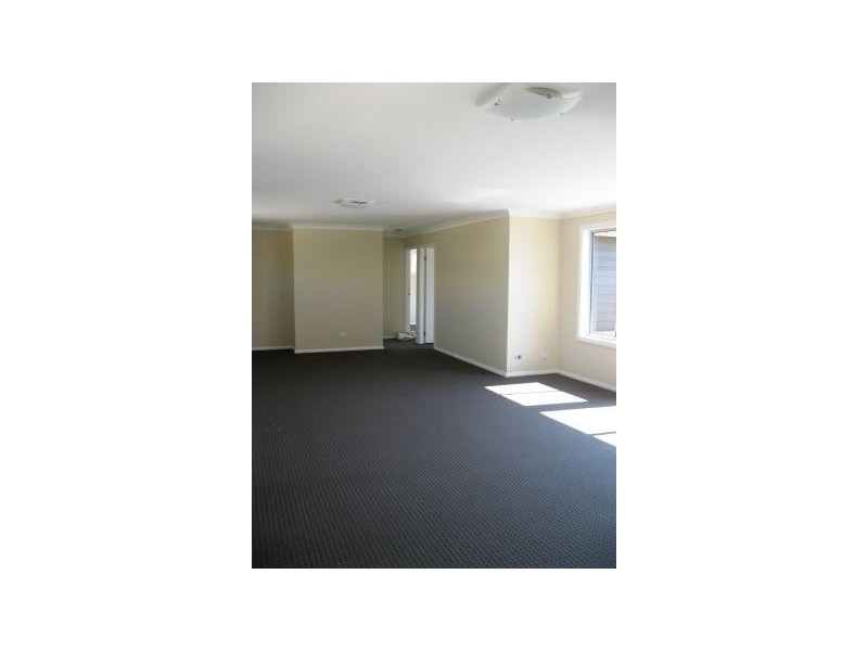 13 Robinia Way, Cessnock NSW 2325