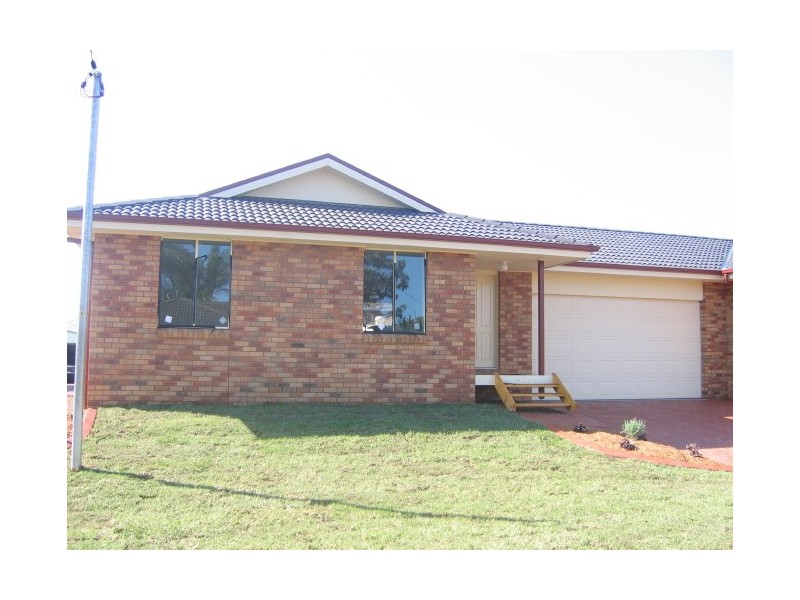 1/2 Lee-Ann Crescent, Cessnock NSW 2325