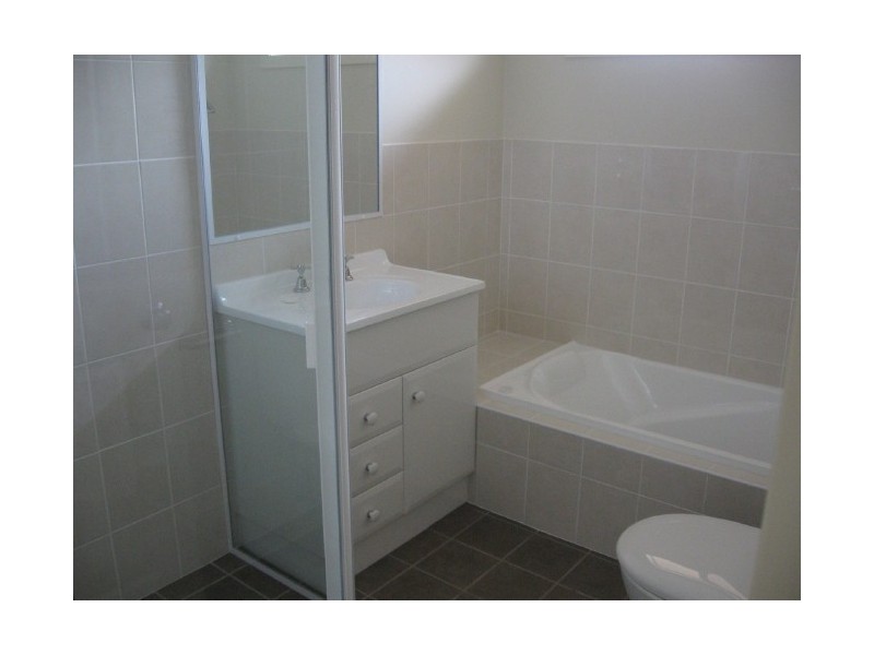 1/2 Lee-Ann Crescent, Cessnock NSW 2325