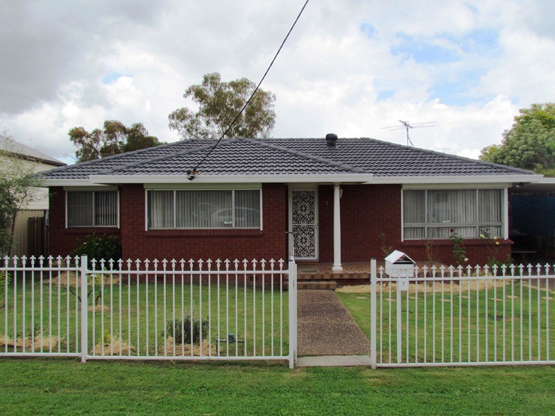 7 Comfort Avenue, Cessnock NSW 2325