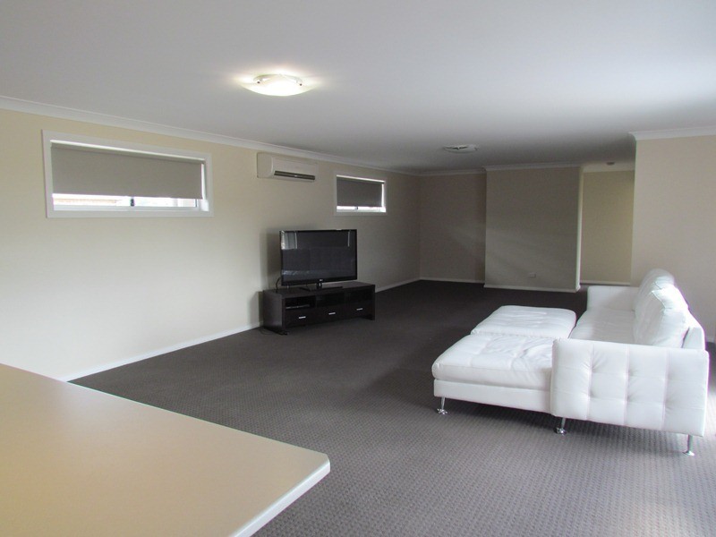 13 Robinia Way, Cessnock NSW 2325