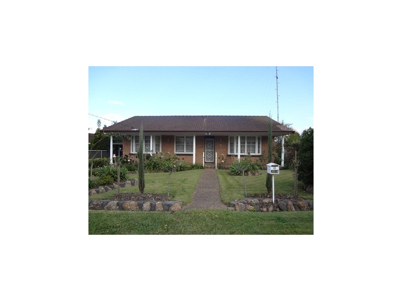18 Maitland Street, Abermain NSW 2326