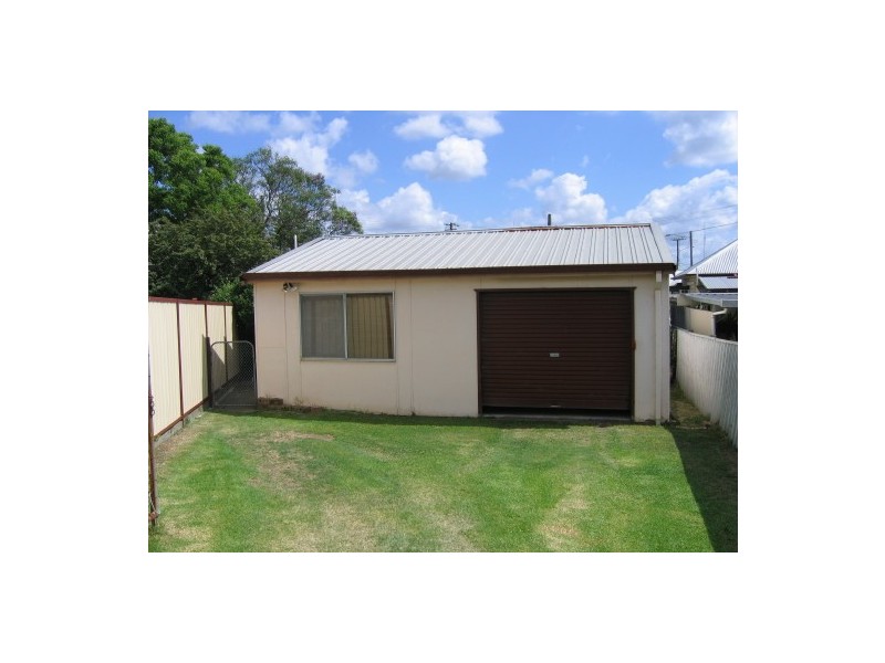 2  West Avenue, Cessnock NSW 2325