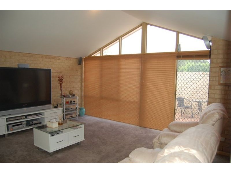 1/2 Alday Street, St James WA 6102