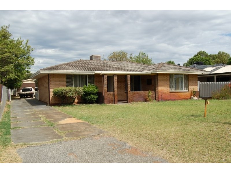 8 Morago Crescent, Cloverdale WA 6105