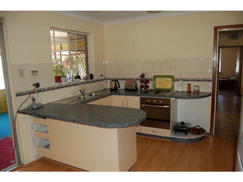 8 Morago Crescent, Cloverdale WA 6105