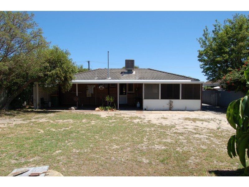 8 Morago Crescent, Cloverdale WA 6105