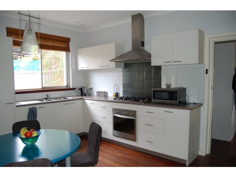 18 Beesley Street, East Victoria Park WA 6101