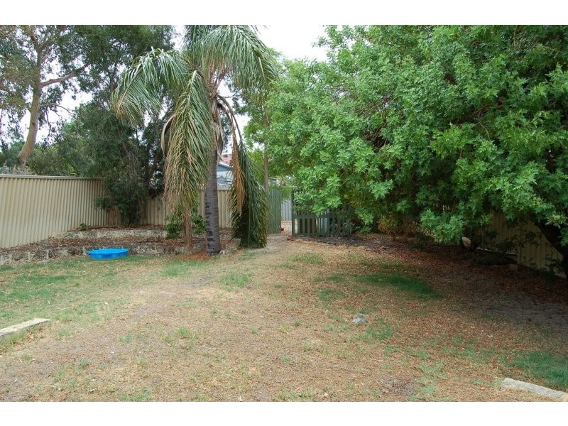 18 Beesley Street, East Victoria Park WA 6101