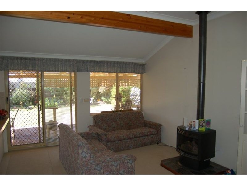 9 Pioneer Drive, Thornlie WA 6108