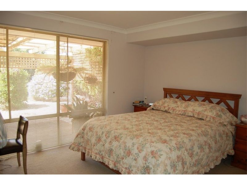 9 Pioneer Drive, Thornlie WA 6108