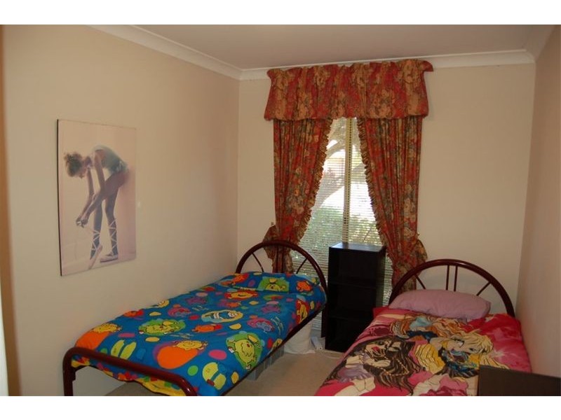 9 Pioneer Drive, Thornlie WA 6108