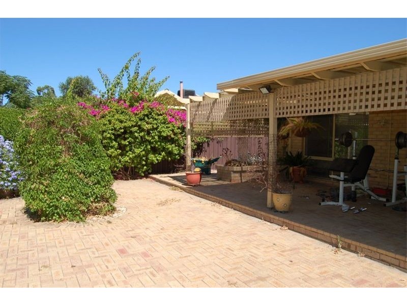 9 Pioneer Drive, Thornlie WA 6108