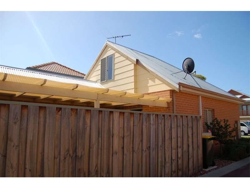 95 Sunbury Road, Victoria Park WA 6100