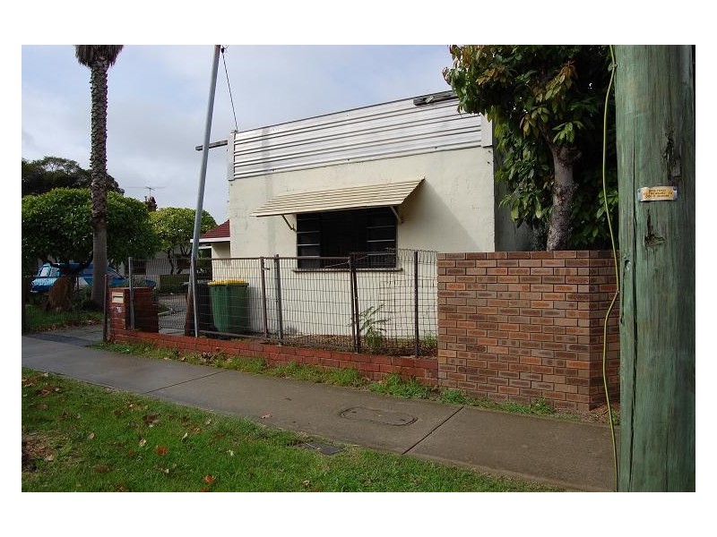 199A Treasure Road, Queens Park WA 6107