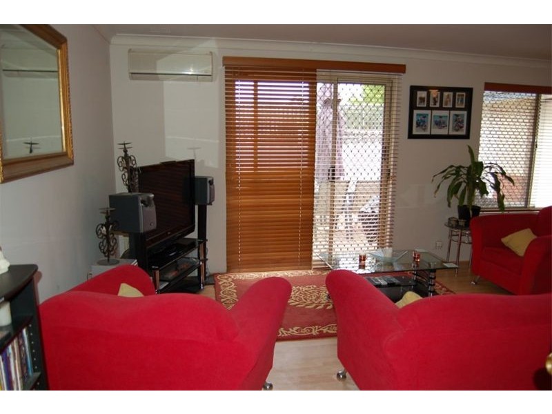 8/13 Norman Street, St James WA 6102