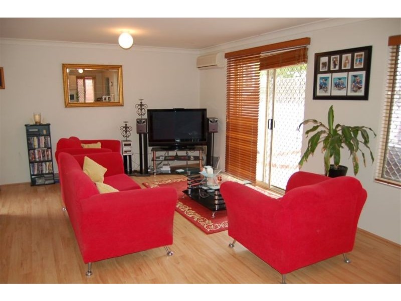 8/13 Norman Street, St James WA 6102