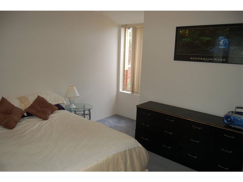 8/13 Norman Street, St James WA 6102