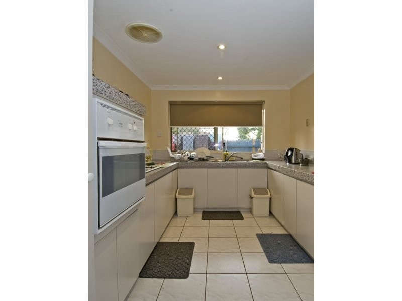 2/1 Quinn Avenue, Bentley WA 6102