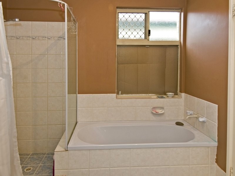 2/1 Quinn Avenue, Bentley WA 6102