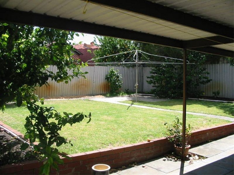 29 Salisbury Street, St James WA 6102