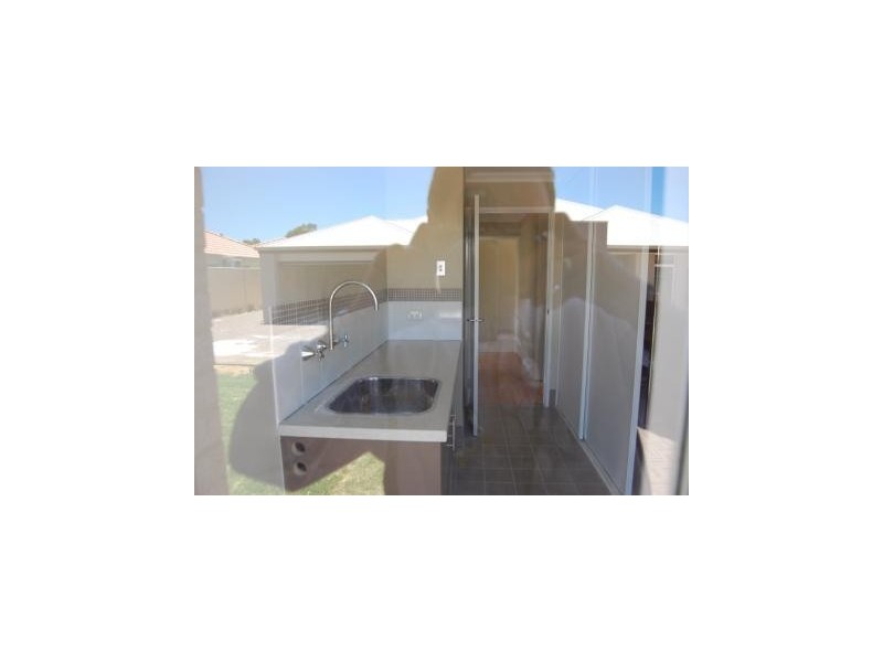 1/22 Bickley Road, Cannington WA 6107