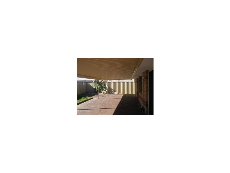 3 Courtland Crescent, Redcliffe WA 6104